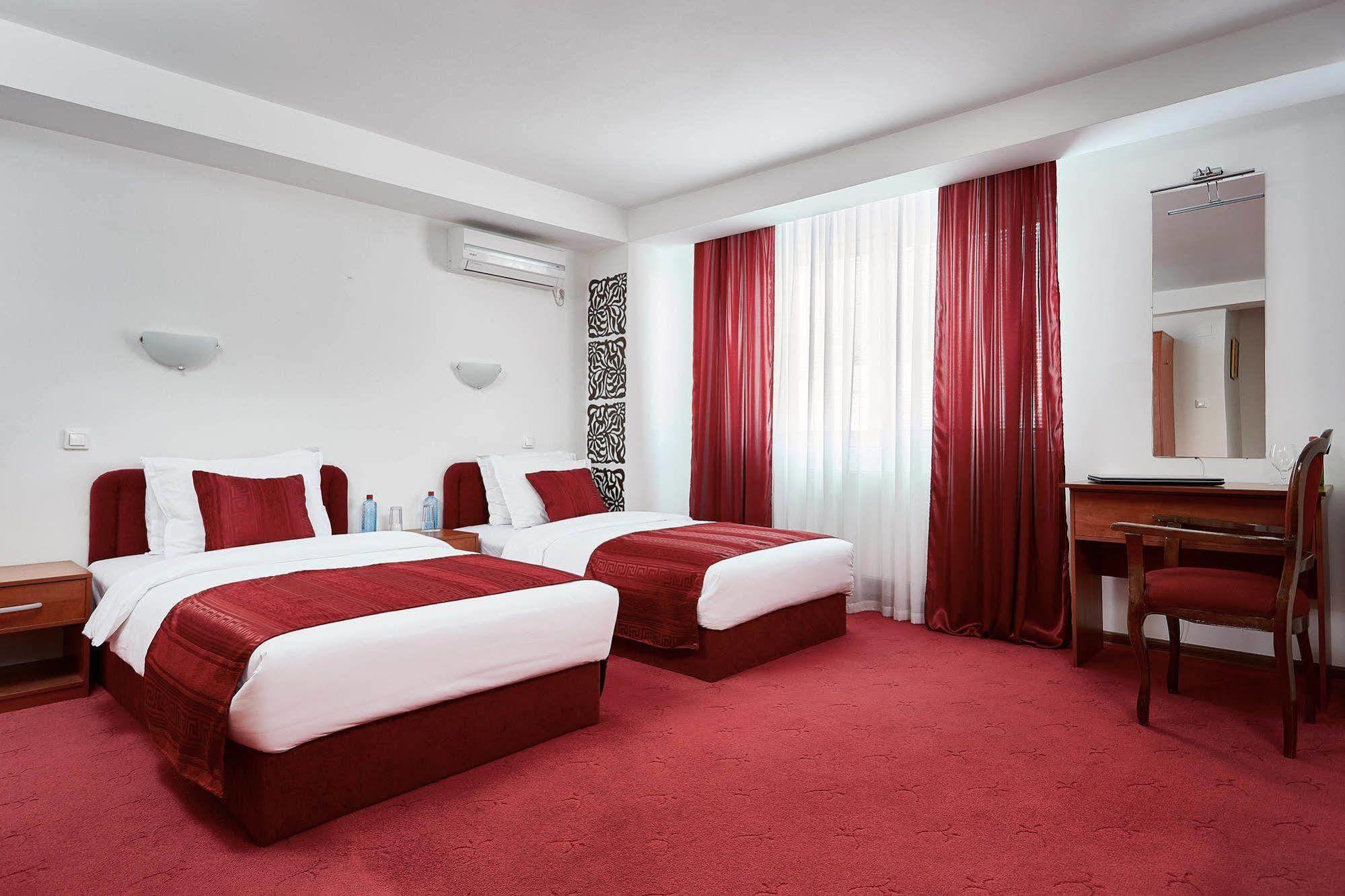 Hotel Victoria スコピエ エクステリア 写真